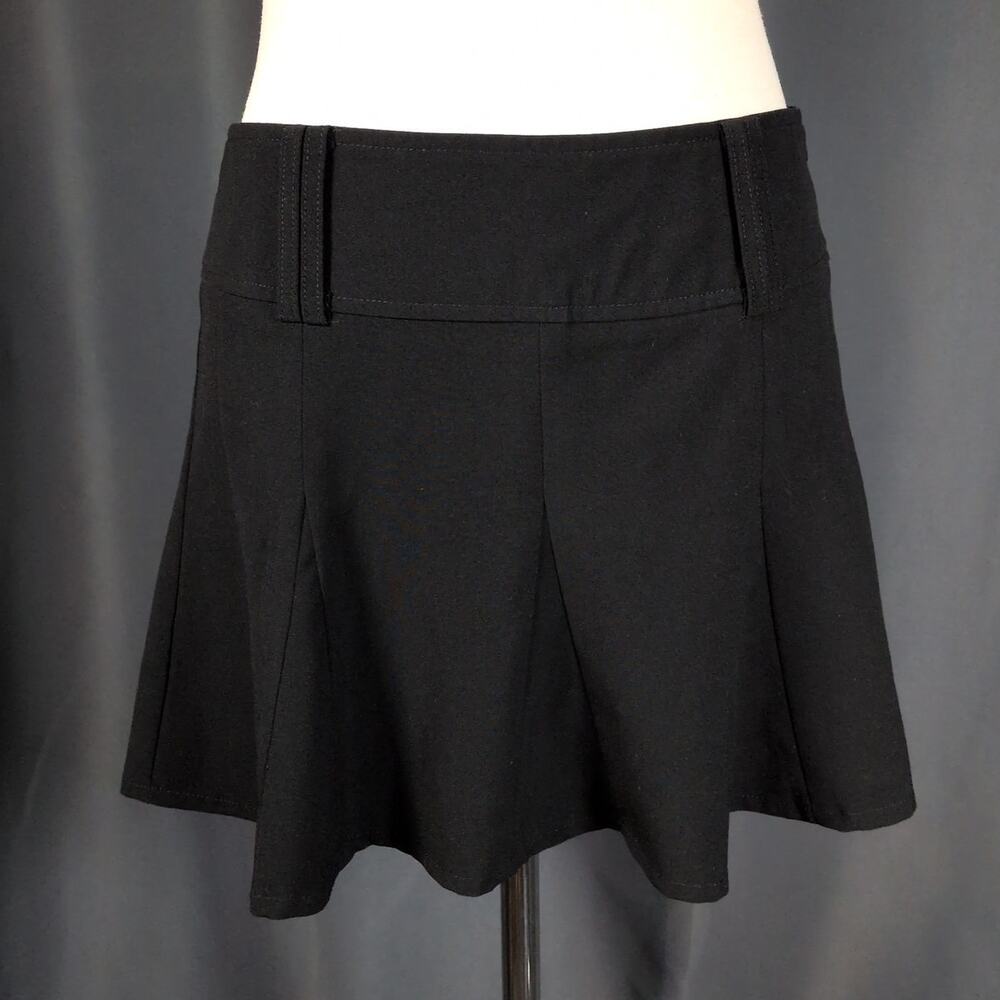 Vintage Y2K XOXO Signature Black Pleated Low Rise Mini Skirt w/ Belt Loops Sz 4 - Picture 1 of 7